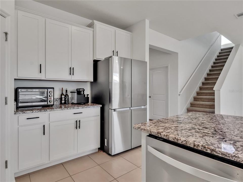 出租: $3,400 (4 贝兹, 3 浴室, 2738 平方英尺)