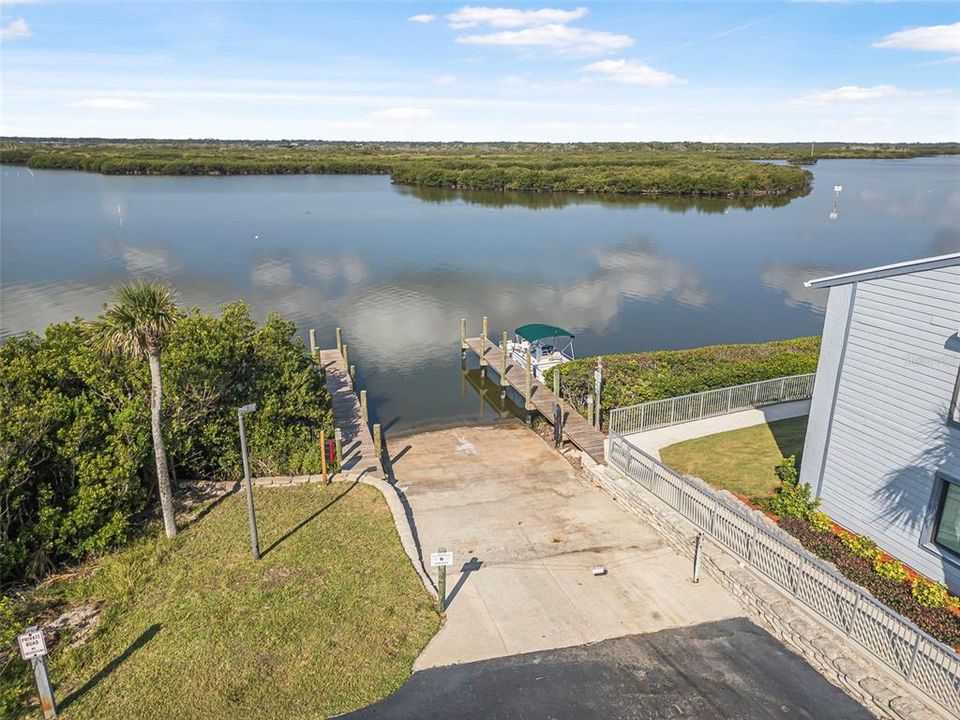 For Sale: $559,000 (3 beds, 3 baths, 1720 Square Feet)