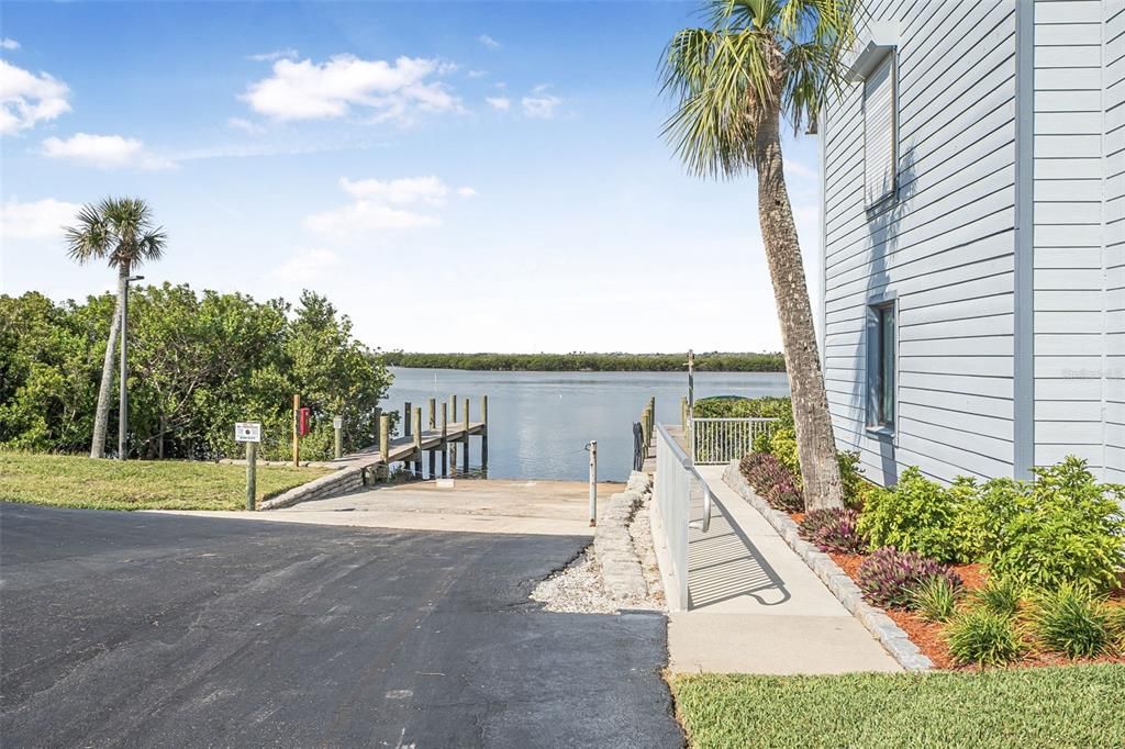 For Sale: $559,000 (3 beds, 3 baths, 1720 Square Feet)