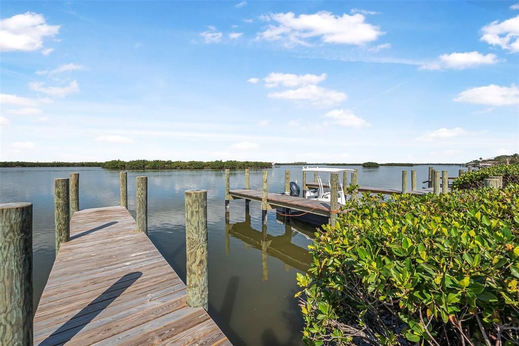 For Sale: $559,000 (3 beds, 3 baths, 1720 Square Feet)