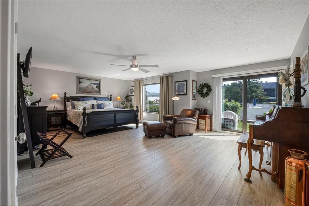 For Sale: $559,000 (3 beds, 3 baths, 1720 Square Feet)