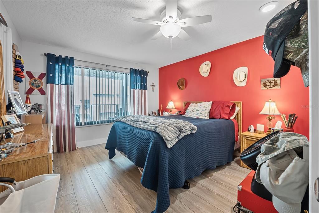 For Sale: $559,000 (3 beds, 3 baths, 1720 Square Feet)