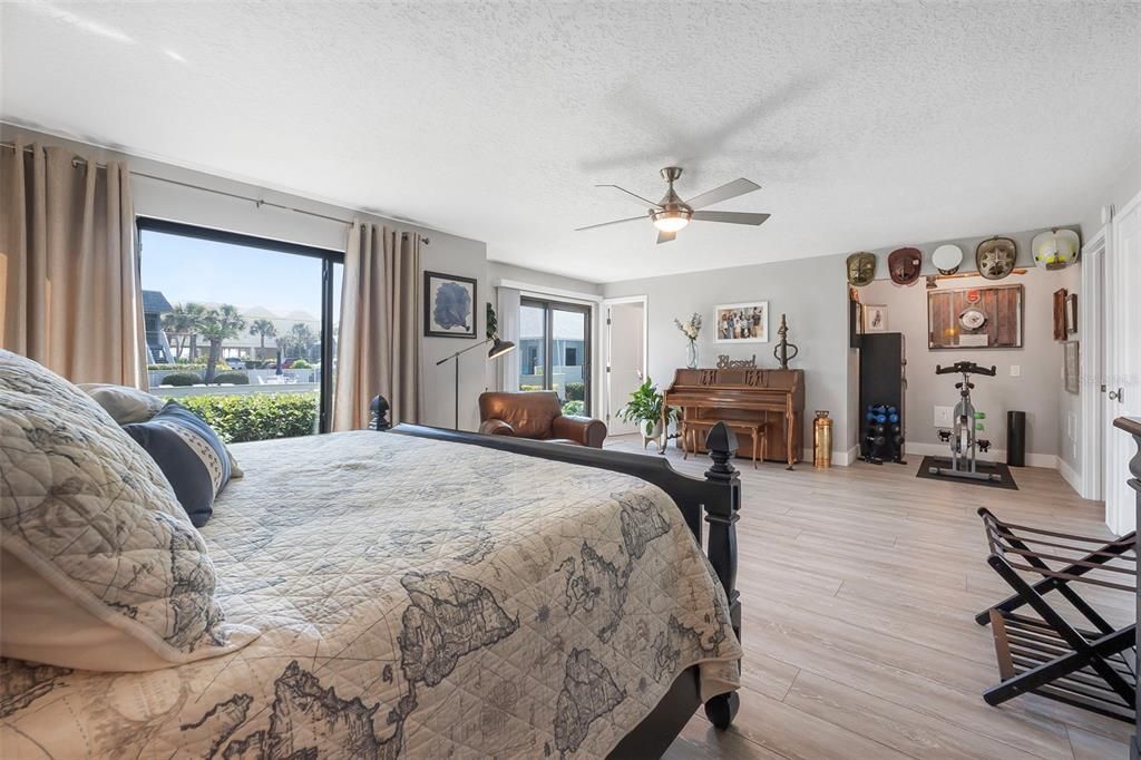 For Sale: $559,000 (3 beds, 3 baths, 1720 Square Feet)