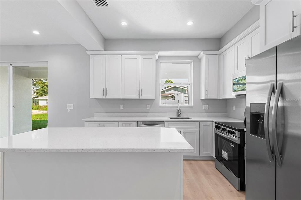 En Venta: $330,000 (3 camas, 2 baños, 1675 Pies cuadrados)