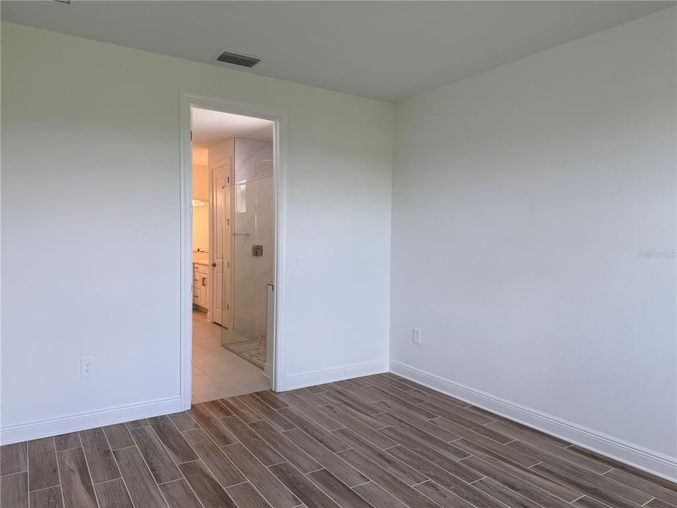 出租: $3,300 (4 贝兹, 3 浴室, 2195 平方英尺)