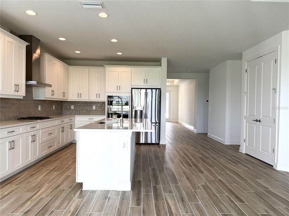 出租: $3,300 (4 贝兹, 3 浴室, 2195 平方英尺)