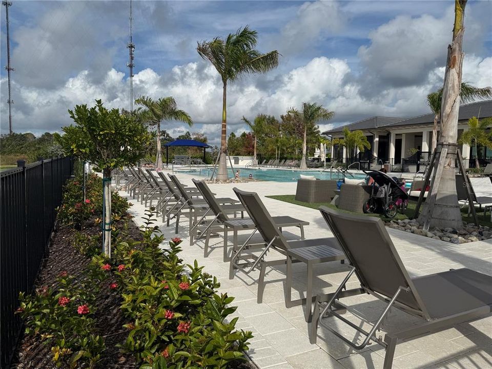 出租: $3,300 (4 贝兹, 3 浴室, 2195 平方英尺)