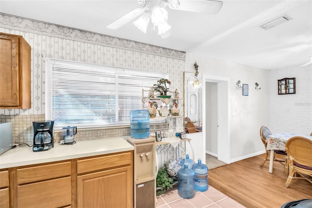 待售: $295,000 (3 贝兹, 2 浴室, 1448 平方英尺)