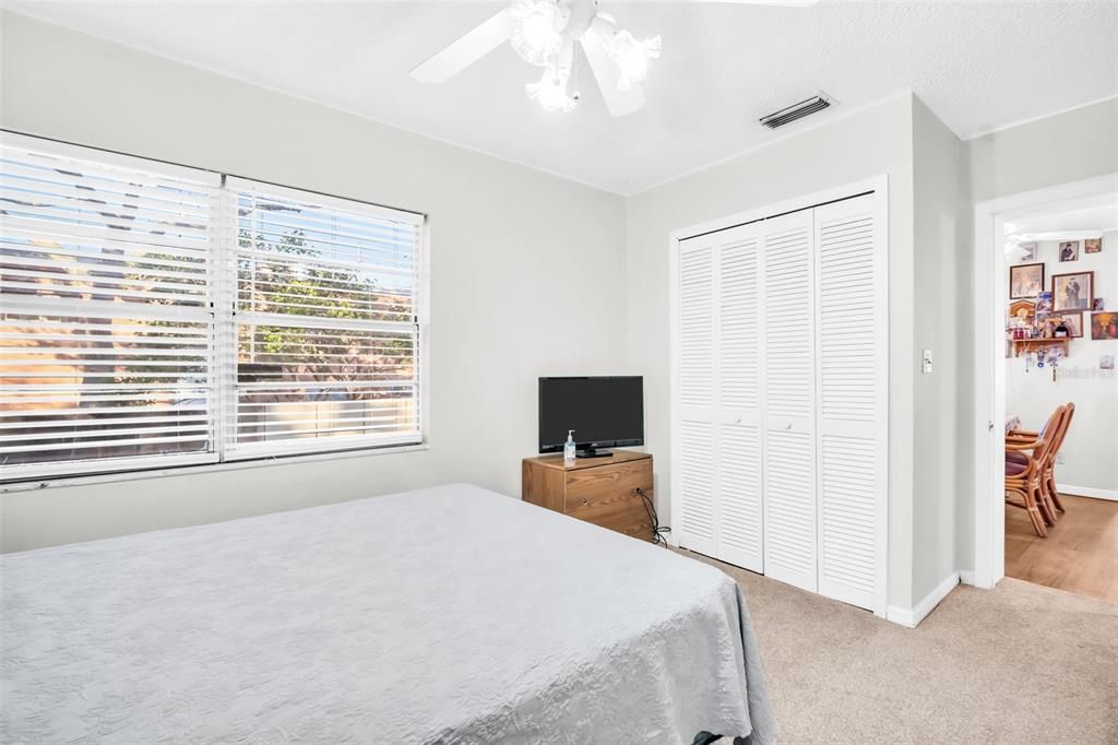 待售: $295,000 (3 贝兹, 2 浴室, 1448 平方英尺)