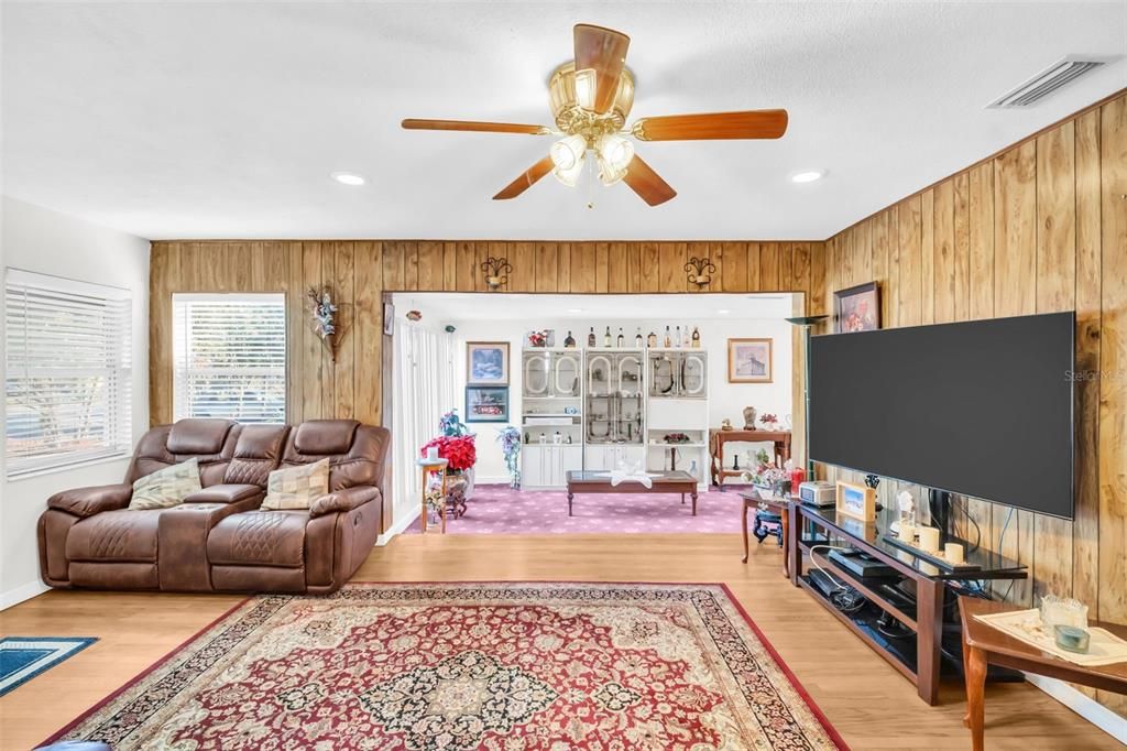 待售: $295,000 (3 贝兹, 2 浴室, 1448 平方英尺)