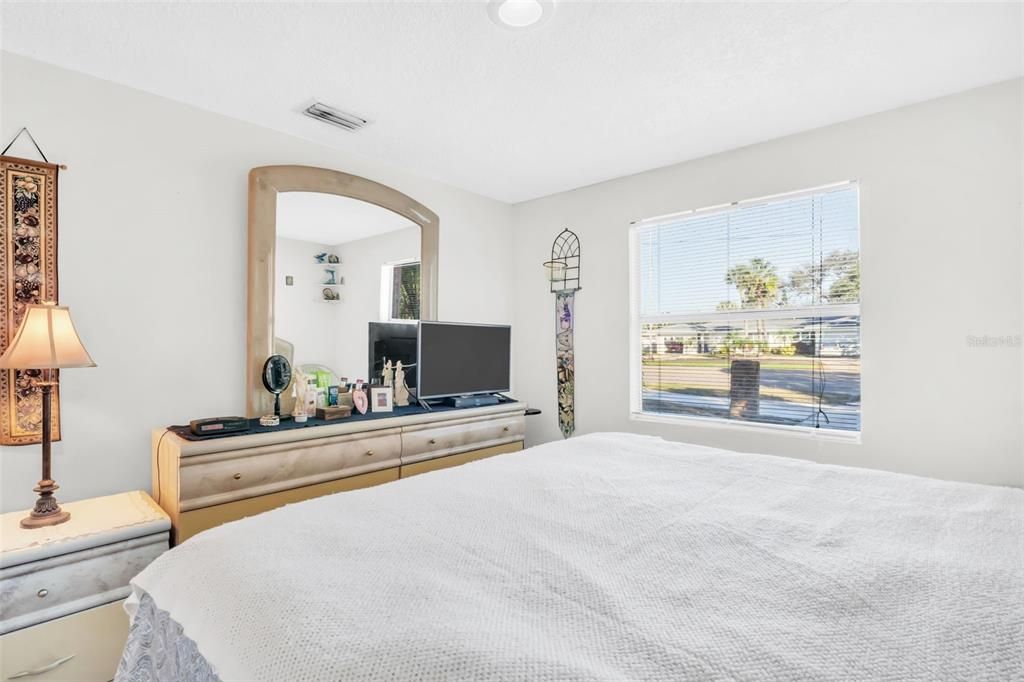 待售: $295,000 (3 贝兹, 2 浴室, 1448 平方英尺)