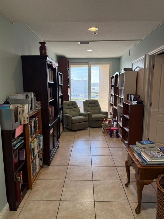 En Venta: $699,500 (3 camas, 3 baños, 1990 Pies cuadrados)