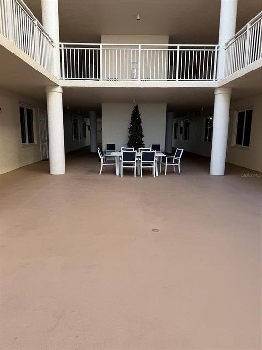 En Venta: $699,500 (3 camas, 3 baños, 1990 Pies cuadrados)