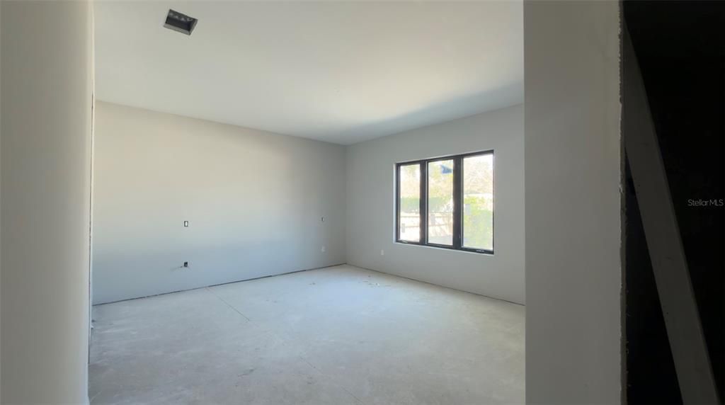Activo con contrato: $1,980,000 (5 camas, 4 baños, 3584 Pies cuadrados)