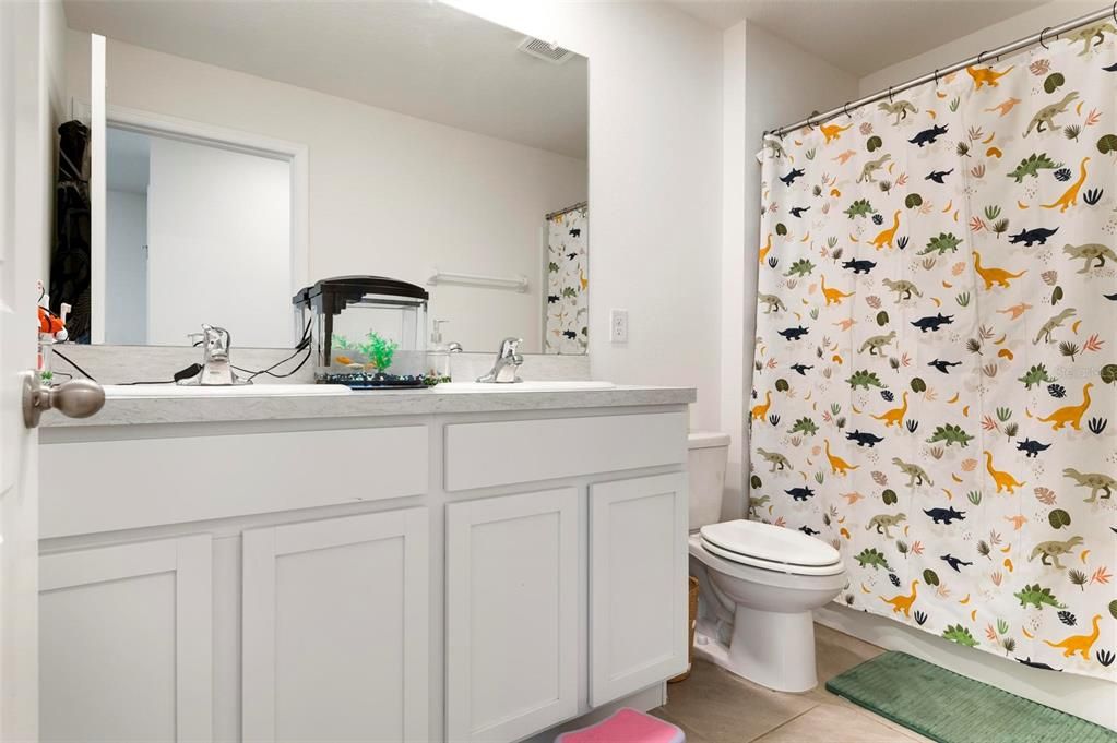 For Sale: $399,900 (4 beds, 2 baths, 2308 Square Feet)