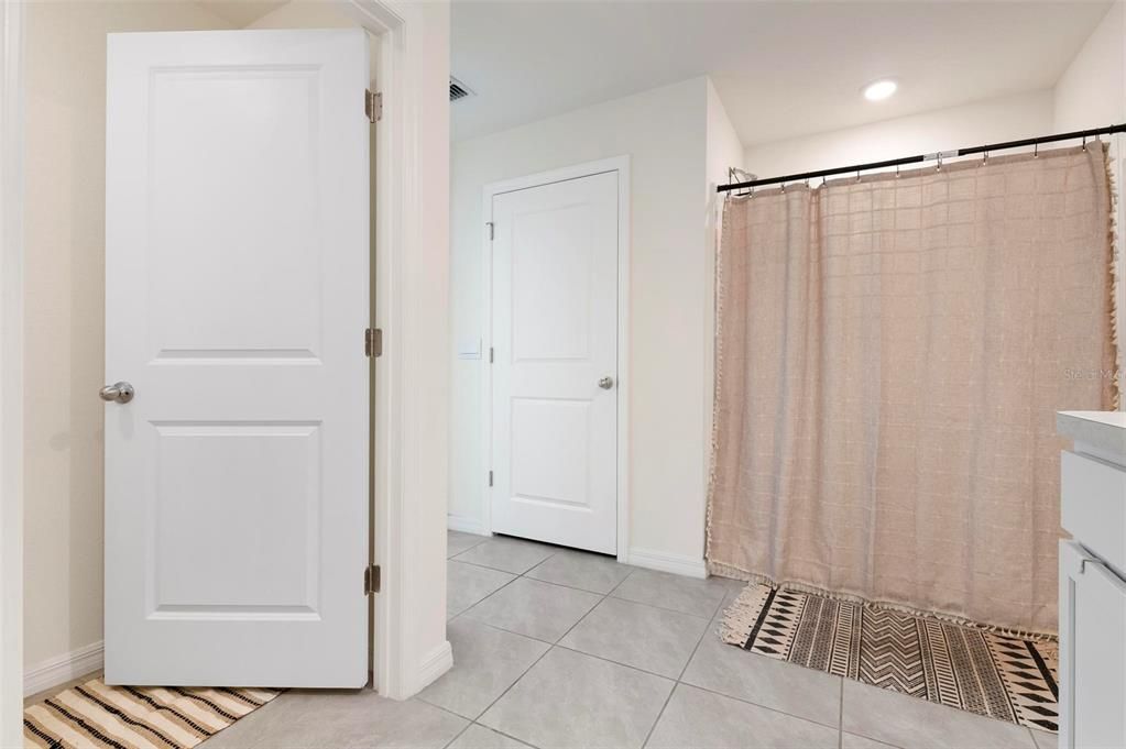 For Sale: $399,900 (4 beds, 2 baths, 2308 Square Feet)