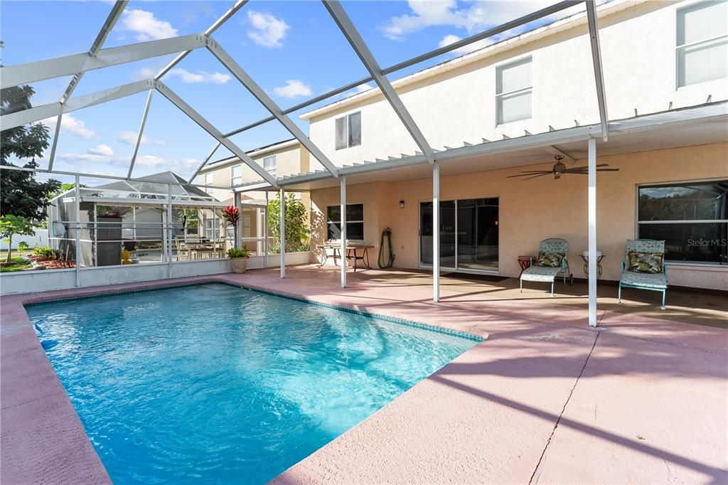 For Sale: $600,000 (5 beds, 3 baths, 2812 Square Feet)