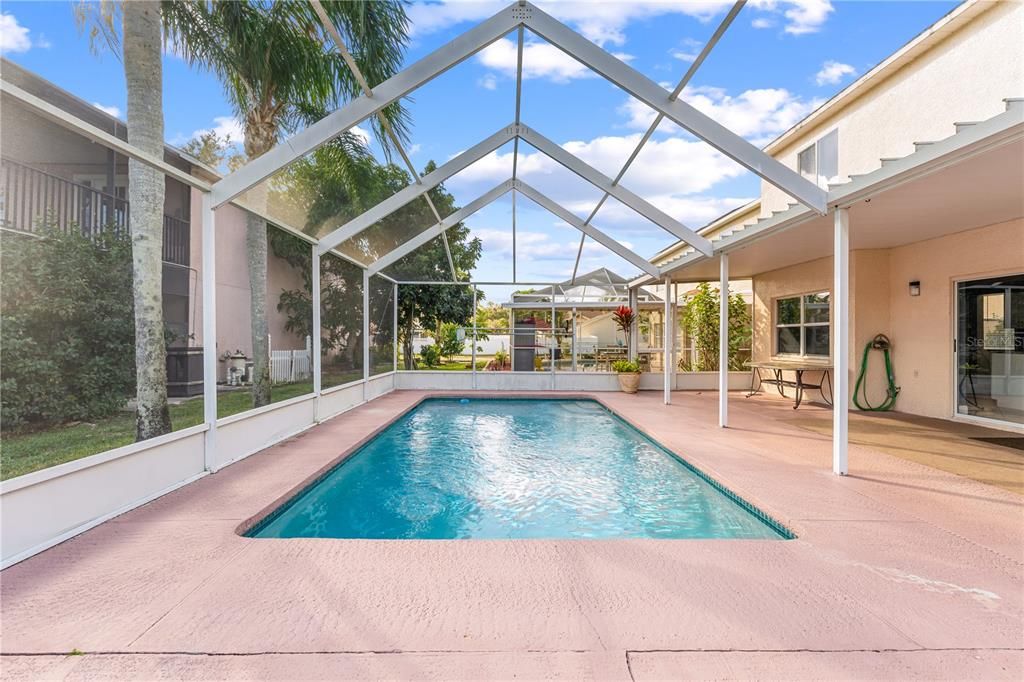 For Sale: $600,000 (5 beds, 3 baths, 2812 Square Feet)