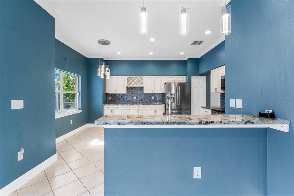 For Sale: $600,000 (5 beds, 3 baths, 2812 Square Feet)