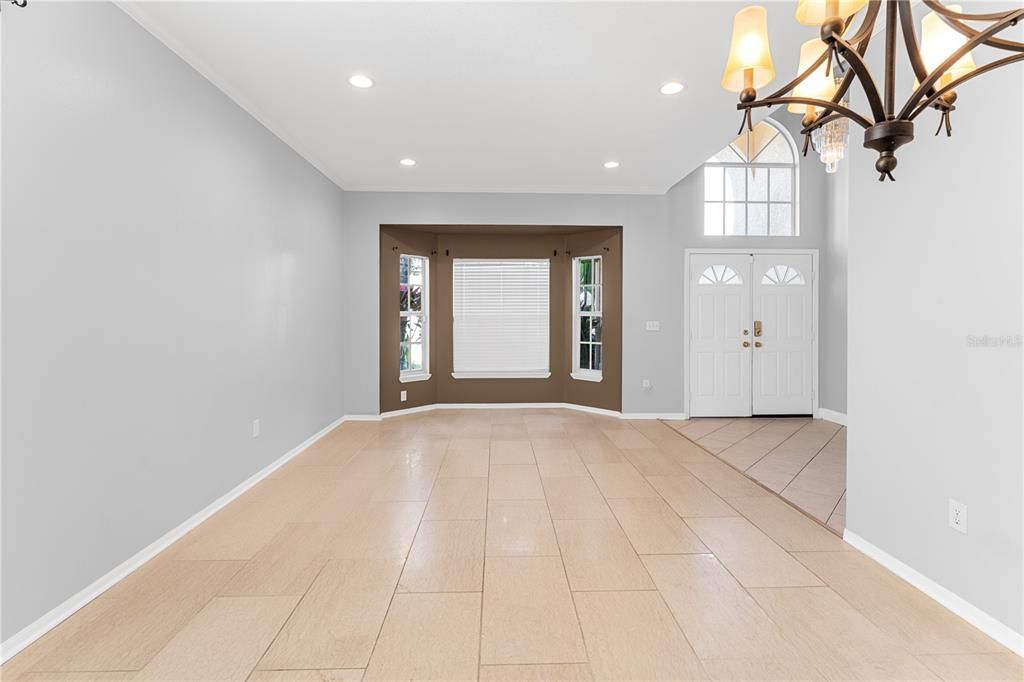 For Sale: $600,000 (5 beds, 3 baths, 2812 Square Feet)