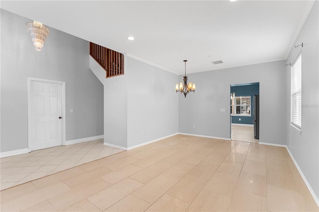 For Sale: $600,000 (5 beds, 3 baths, 2812 Square Feet)