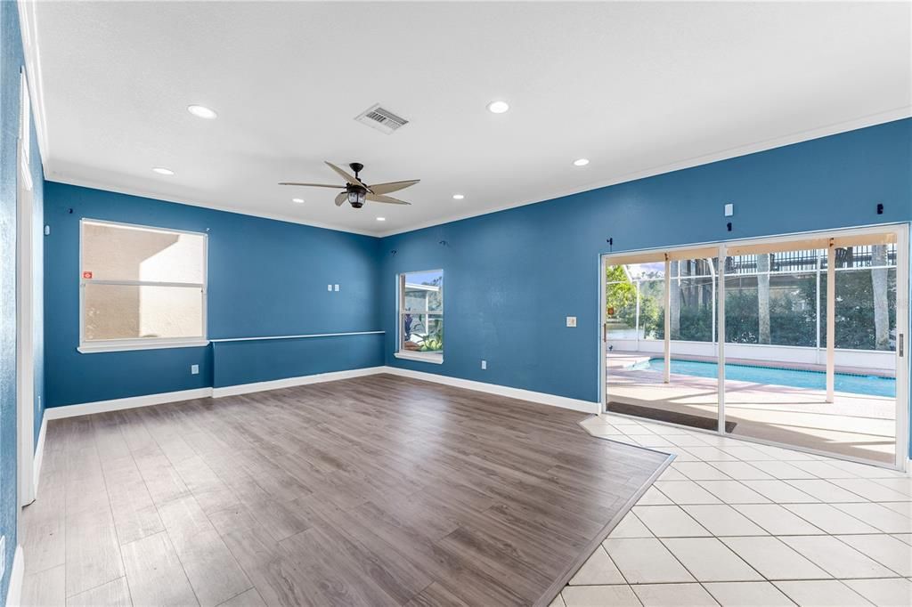 For Sale: $600,000 (5 beds, 3 baths, 2812 Square Feet)