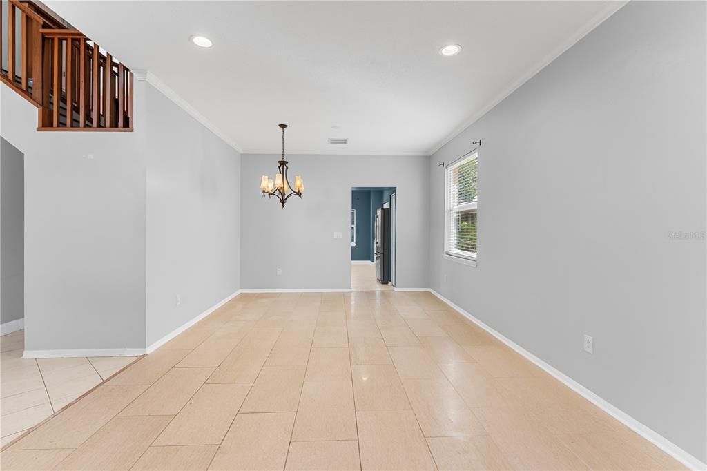 For Sale: $600,000 (5 beds, 3 baths, 2812 Square Feet)