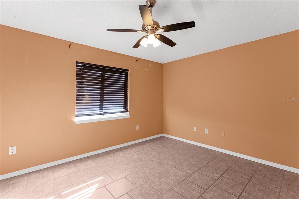 For Sale: $600,000 (5 beds, 3 baths, 2812 Square Feet)