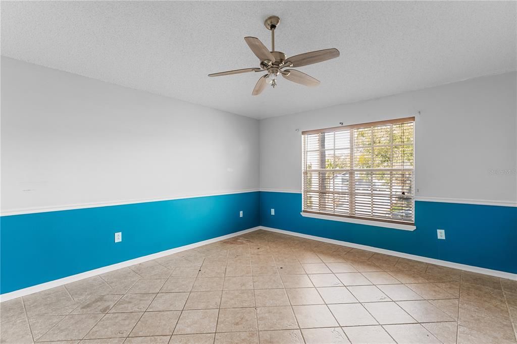 For Sale: $600,000 (5 beds, 3 baths, 2812 Square Feet)