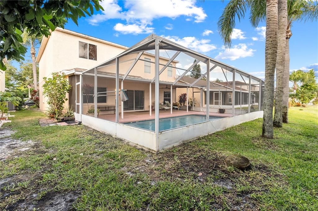 For Sale: $600,000 (5 beds, 3 baths, 2812 Square Feet)