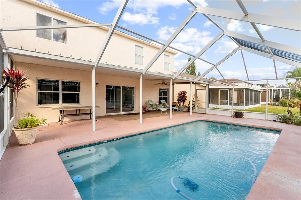 For Sale: $600,000 (5 beds, 3 baths, 2812 Square Feet)