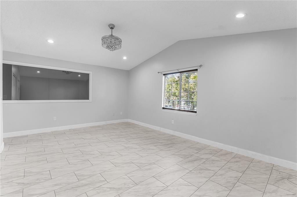 For Sale: $600,000 (5 beds, 3 baths, 2812 Square Feet)