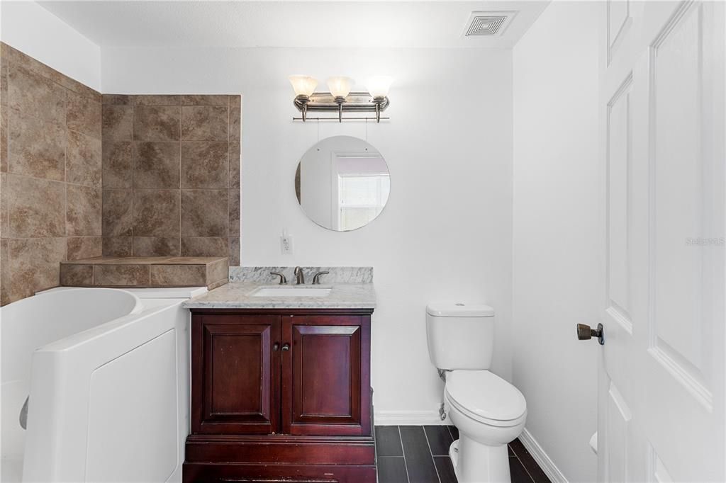 For Sale: $600,000 (5 beds, 3 baths, 2812 Square Feet)