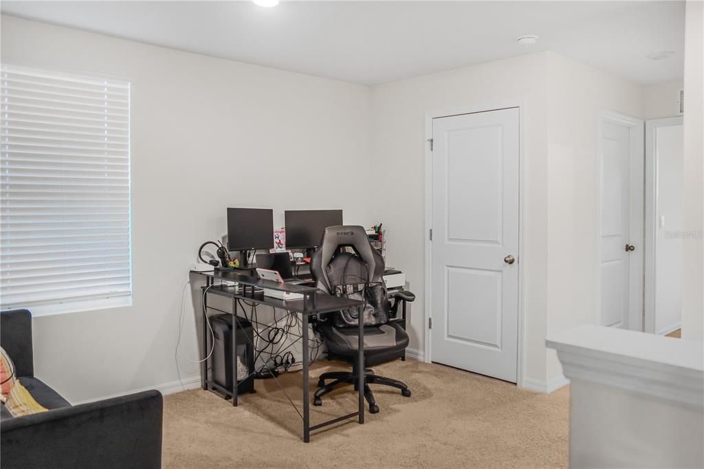 En Venta: $380,000 (4 camas, 2 baños, 2328 Pies cuadrados)