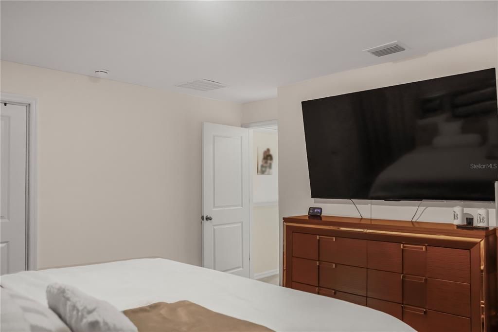 En Venta: $380,000 (4 camas, 2 baños, 2328 Pies cuadrados)