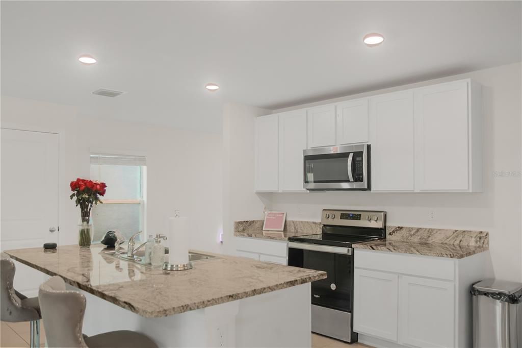 En Venta: $380,000 (4 camas, 2 baños, 2328 Pies cuadrados)