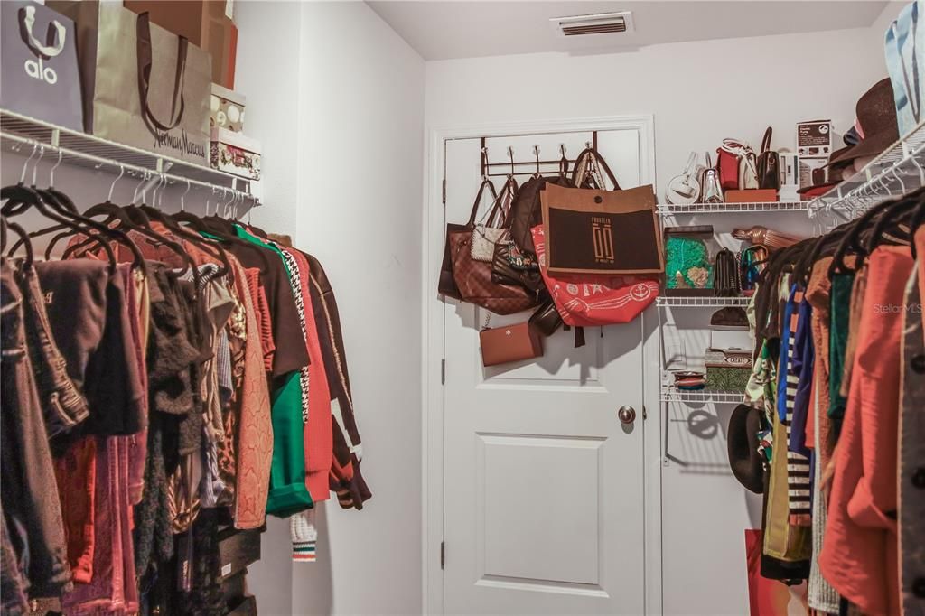 En Venta: $380,000 (4 camas, 2 baños, 2328 Pies cuadrados)