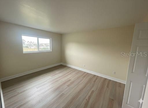 For Sale: $120,000 (2 beds, 1 baths, 841 Square Feet)