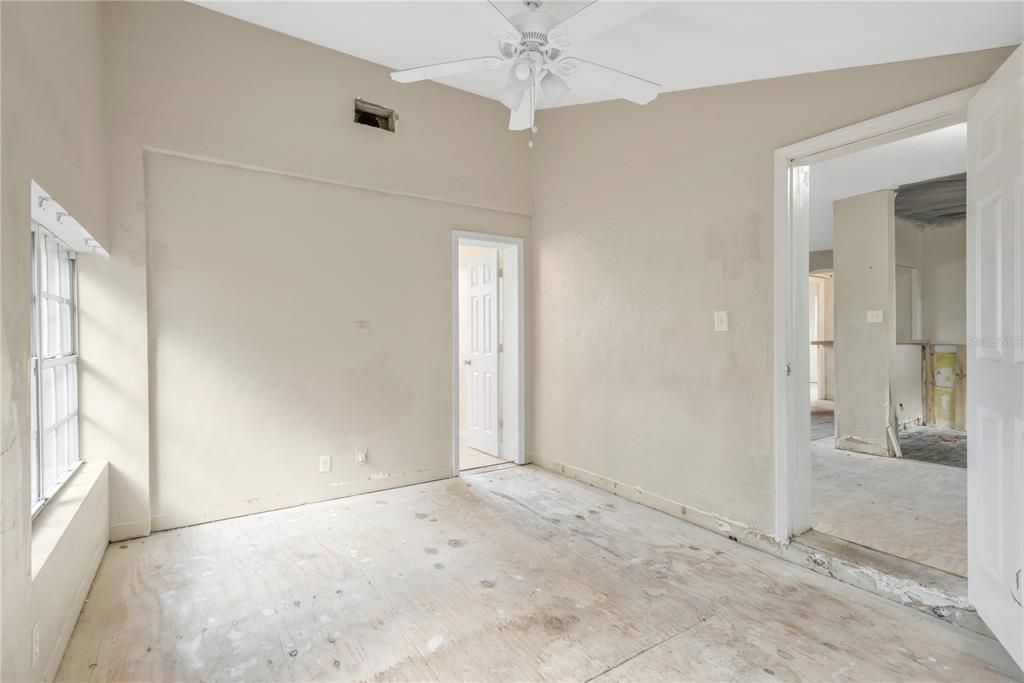 En Venta: $255,000 (3 camas, 2 baños, 1131 Pies cuadrados)