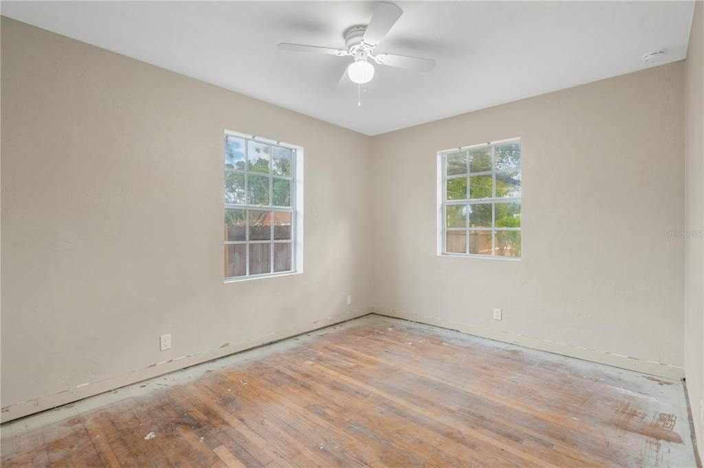 En Venta: $255,000 (3 camas, 2 baños, 1131 Pies cuadrados)