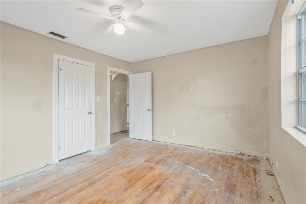 En Venta: $255,000 (3 camas, 2 baños, 1131 Pies cuadrados)