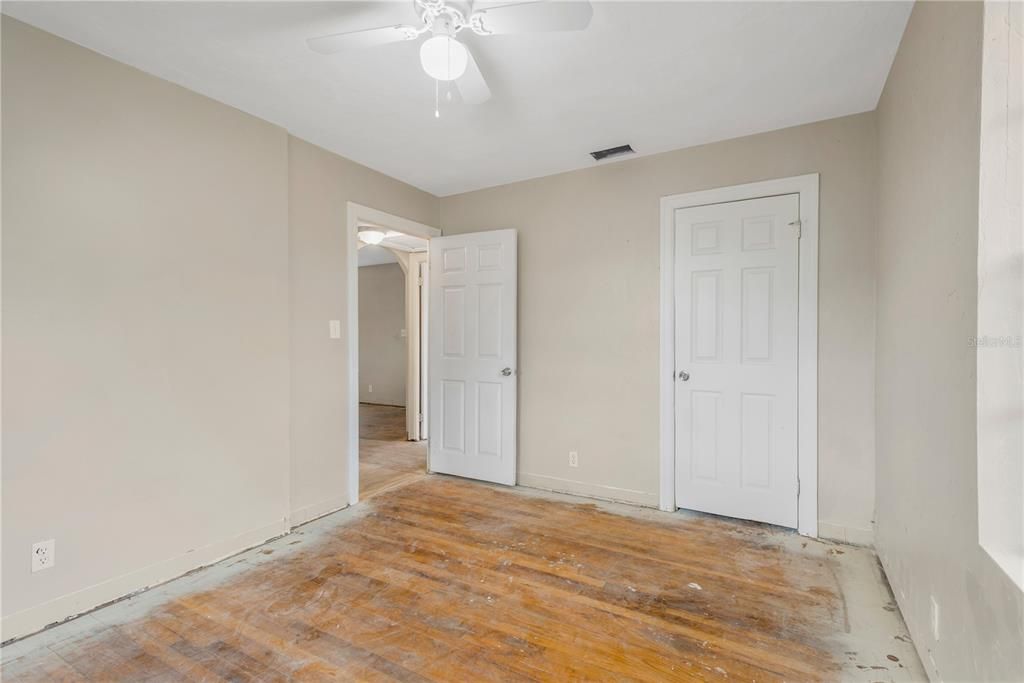 En Venta: $255,000 (3 camas, 2 baños, 1131 Pies cuadrados)