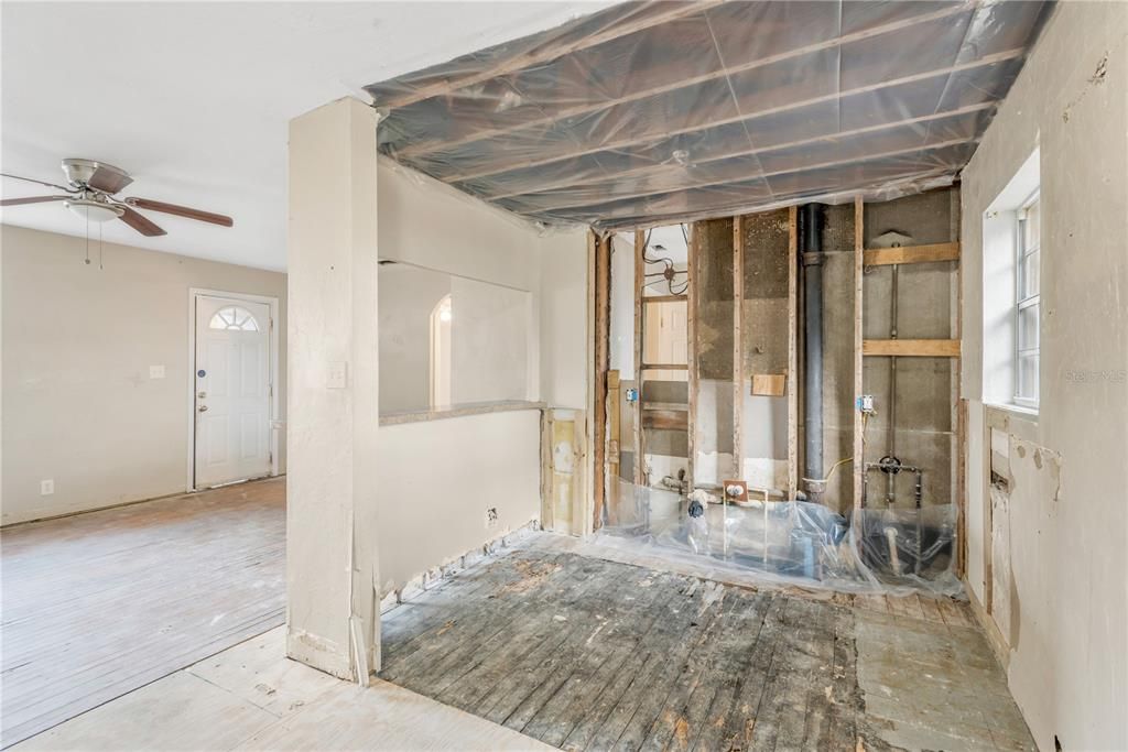 En Venta: $255,000 (3 camas, 2 baños, 1131 Pies cuadrados)