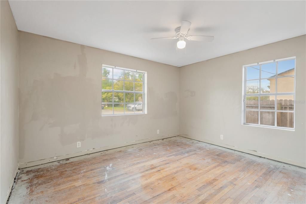 En Venta: $255,000 (3 camas, 2 baños, 1131 Pies cuadrados)