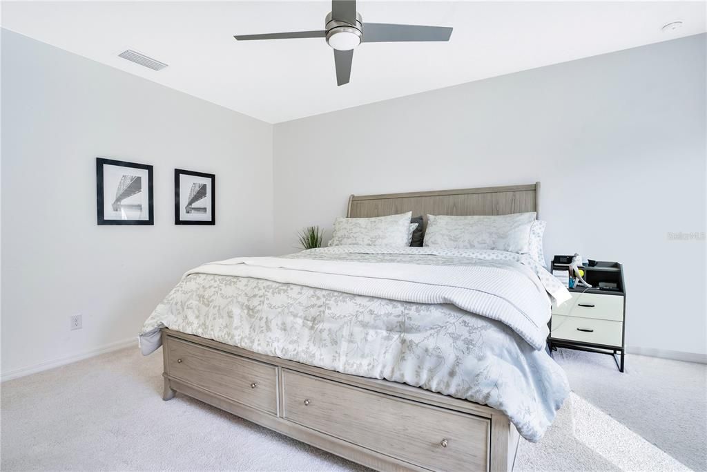 На продажу: $404,999 (4 спален, 2 ванн, 1876 Квадратных фут)