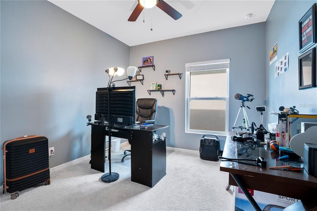 На продажу: $404,999 (4 спален, 2 ванн, 1876 Квадратных фут)