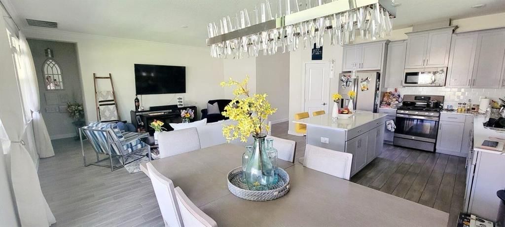 На продажу: $450,000 (4 спален, 2 ванн, 1914 Квадратных фут)