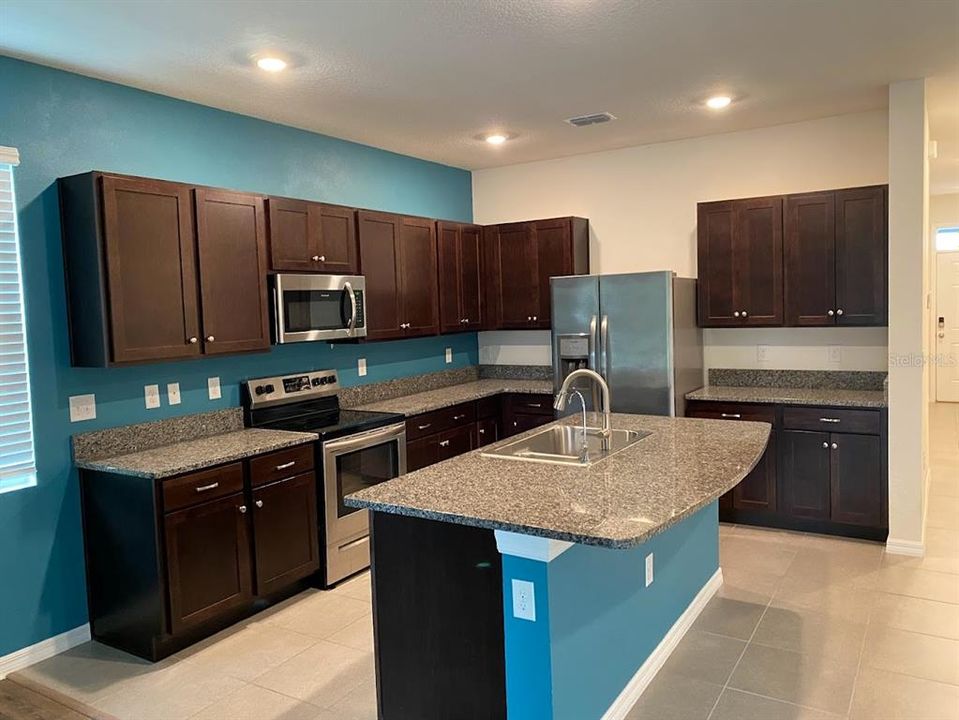 出租: $2,300 (3 贝兹, 2 浴室, 1758 平方英尺)