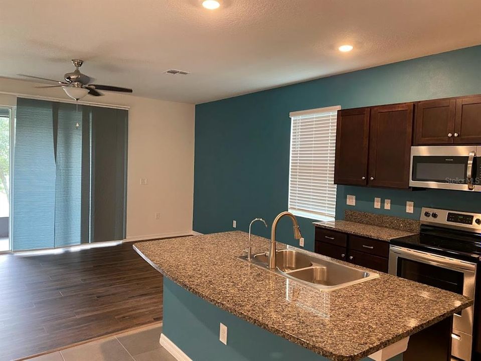 出租: $2,300 (3 贝兹, 2 浴室, 1758 平方英尺)