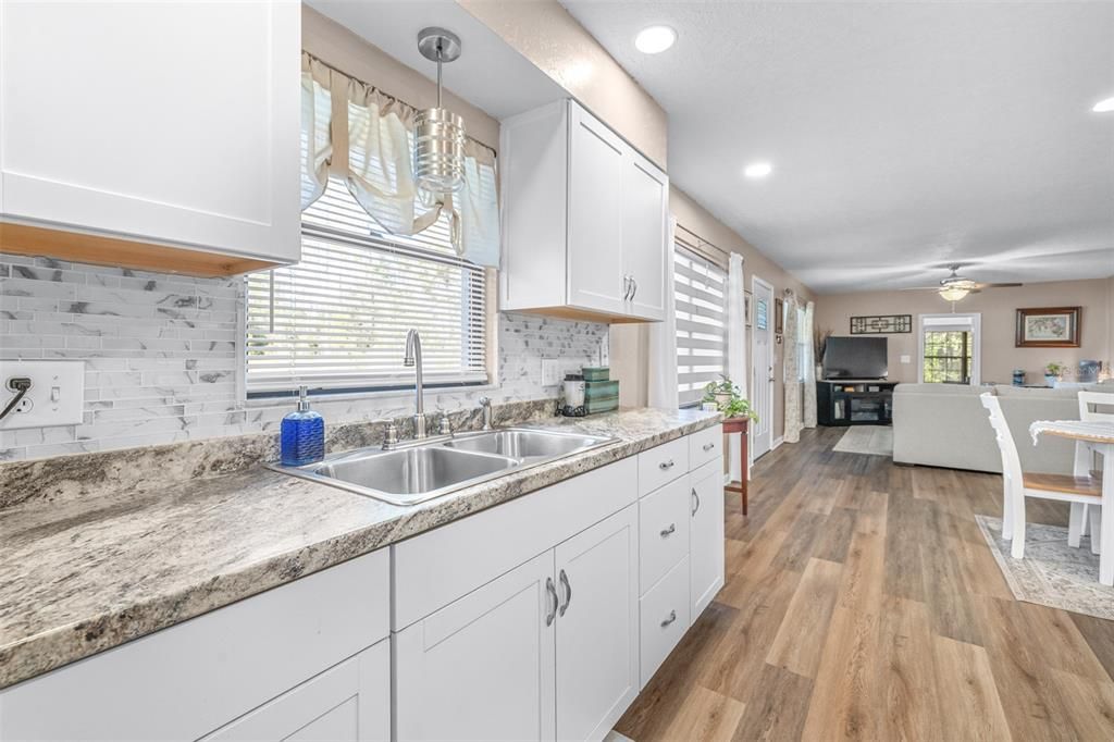 待售: $225,000 (2 贝兹, 2 浴室, 1222 平方英尺)